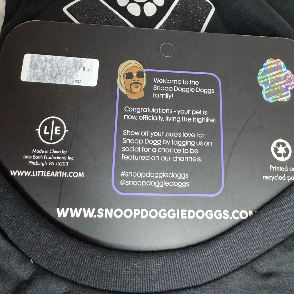 NEW Snoop Dogg Deluxe T-shirt size L, w/Mic Drop graphic w/glitter & rhinestones
